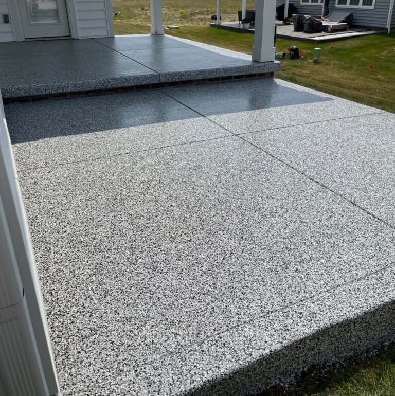 Paul Hensley - Patio - Domino